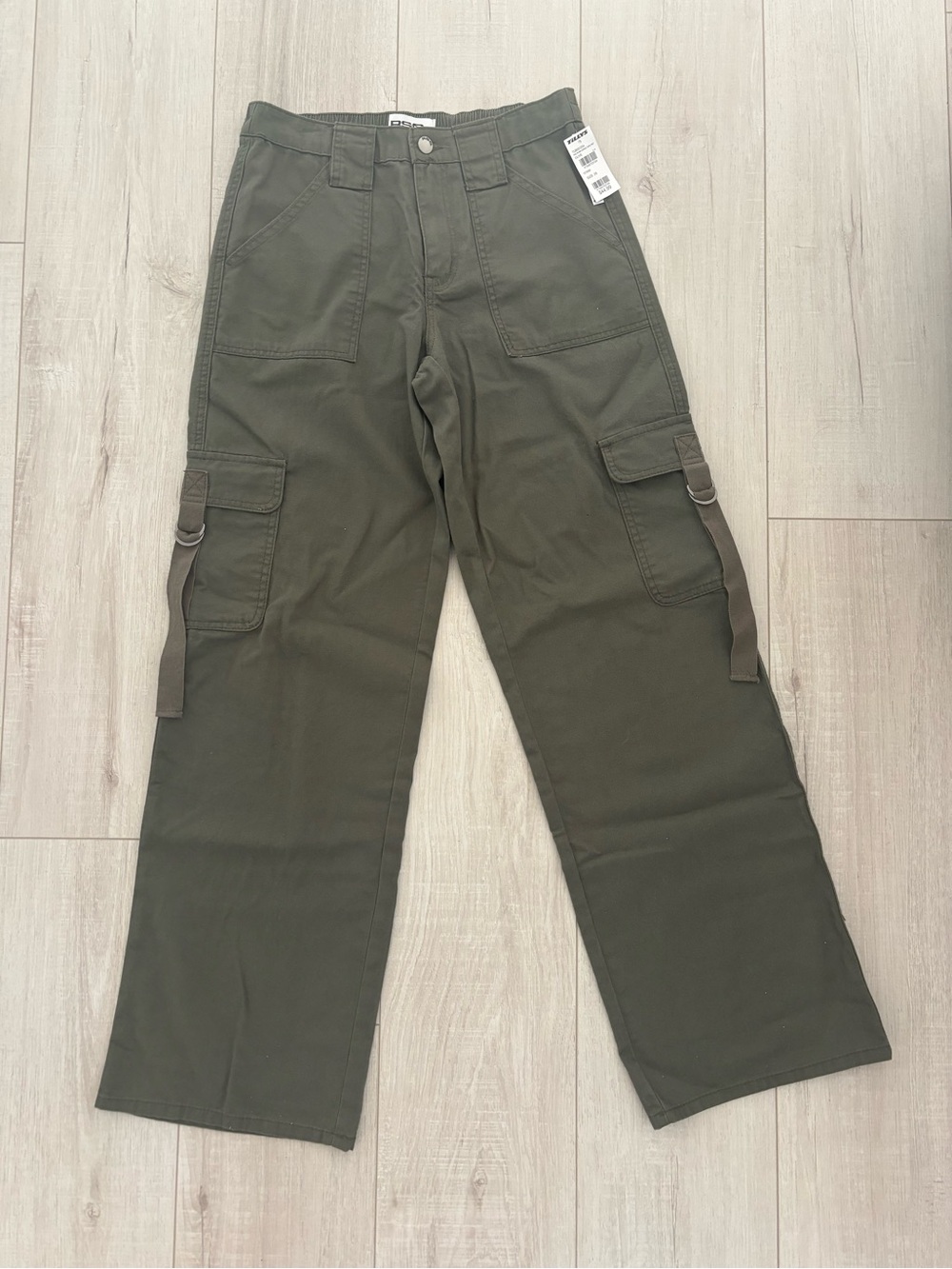 Women’s RSQ Olive Green Cargo Pants NWT